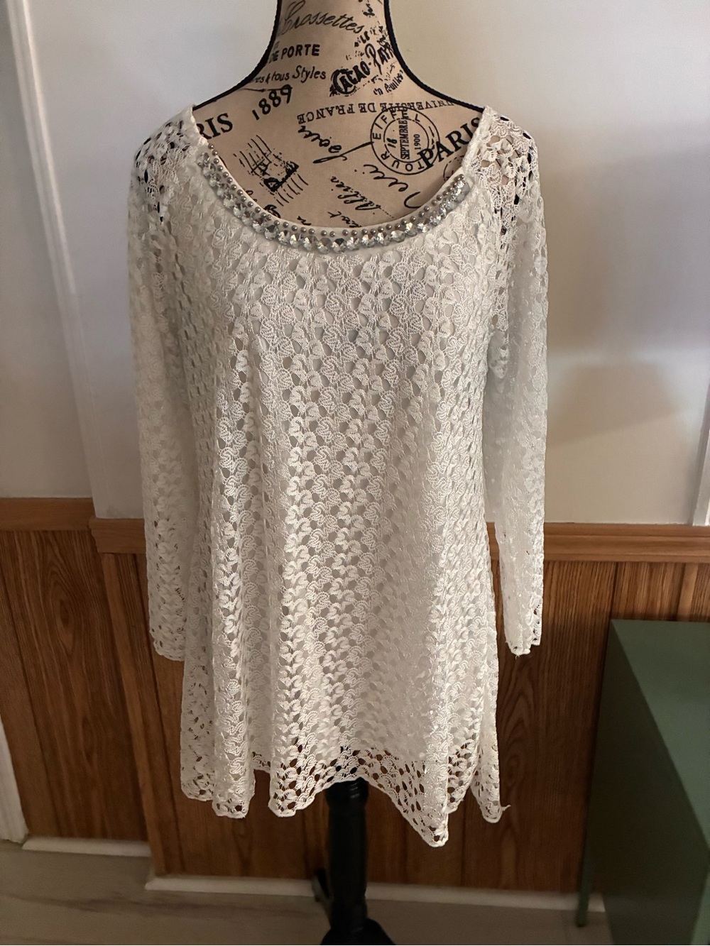 Brittany Black Sz XL  White Crochet Lace Tunic great condition
